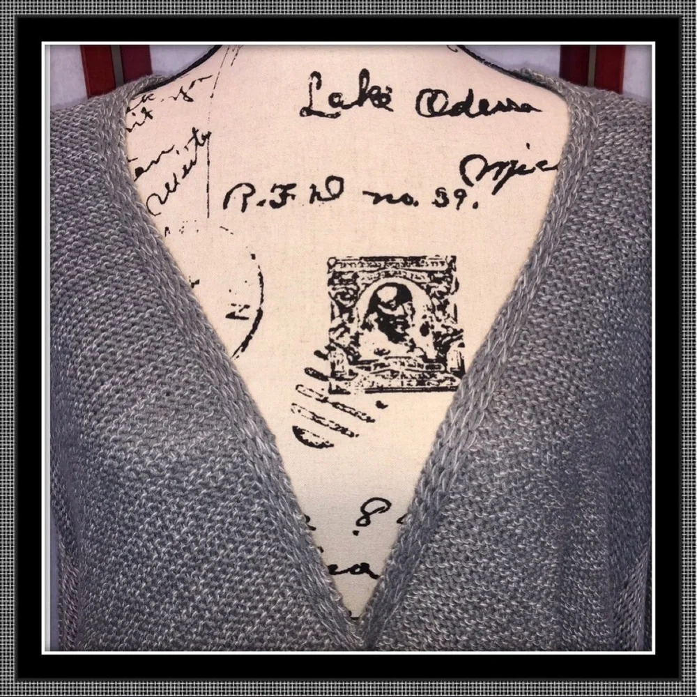 RD Style Gray V-Neck Sweater - Picture 5 of 7